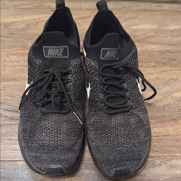 Nike flyknit Oreo Black and White Knit Sneakers - Picture 2 of 6